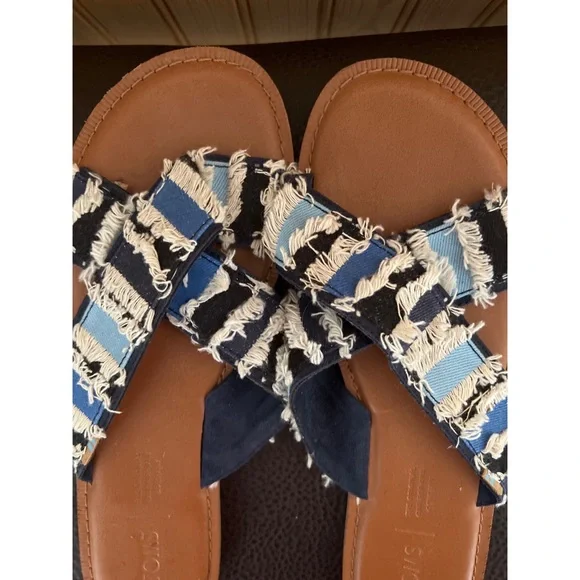 TOMS Viv sandals blue fringe Sandal Sz 8.5 - Picture 7 of 8